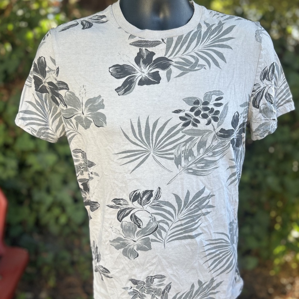 One Floral Shirt, Coming Up!